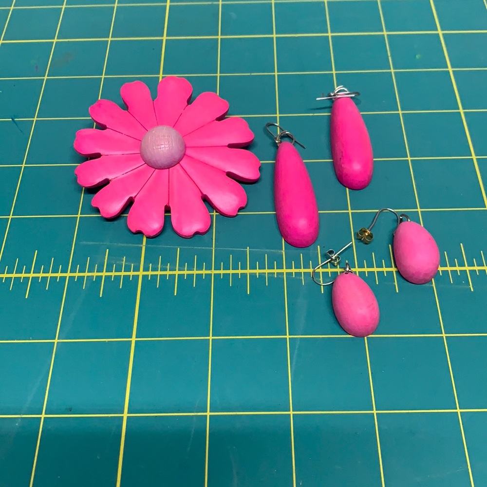 Retro 60s earring brooch set!